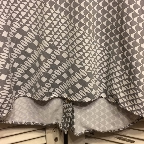 BCBG Maxazria Sleeveless Resort Top Gray Snaps - Picture 6 of 8